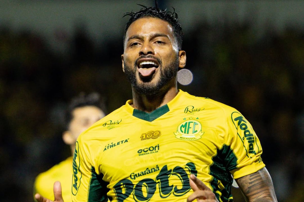 Reinaldo, lateral-esquerdo do Mirassol (foto: JP Pinheiro/Agência Mirassol)