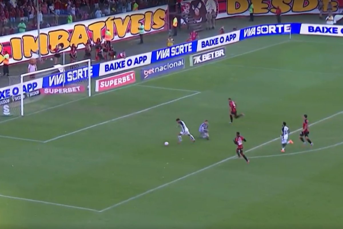 Gol perdido por Yuri Alberto em Vitória x Corinthians (foto: Reprodução)