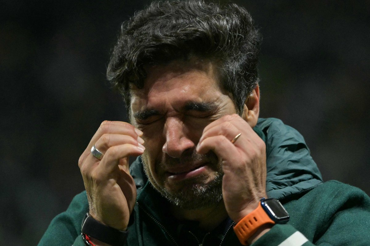 Abel Ferreira chorou após classificação do Palmeiras à final da Libertadores (foto: NELSON ALMEIDA/AFP)