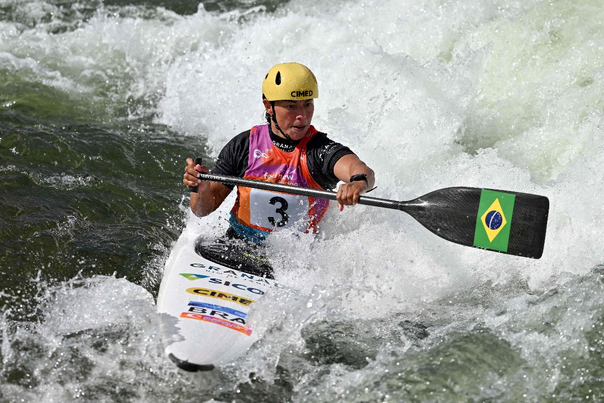 Ana Sátila foi bronze no Mundial de Canoagem (foto: AFP)