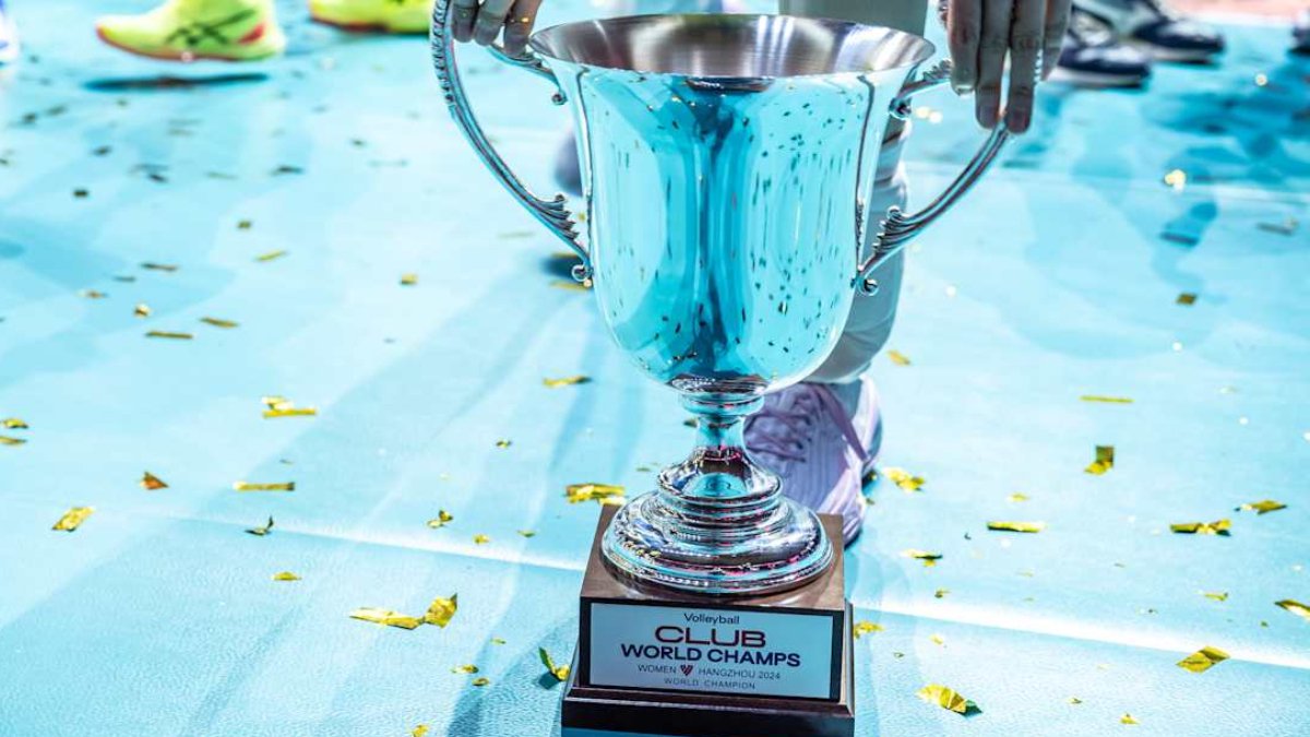Troféu do Mundial de Clubes Feminino de Vôlei (foto: FIVB / Divulgação)