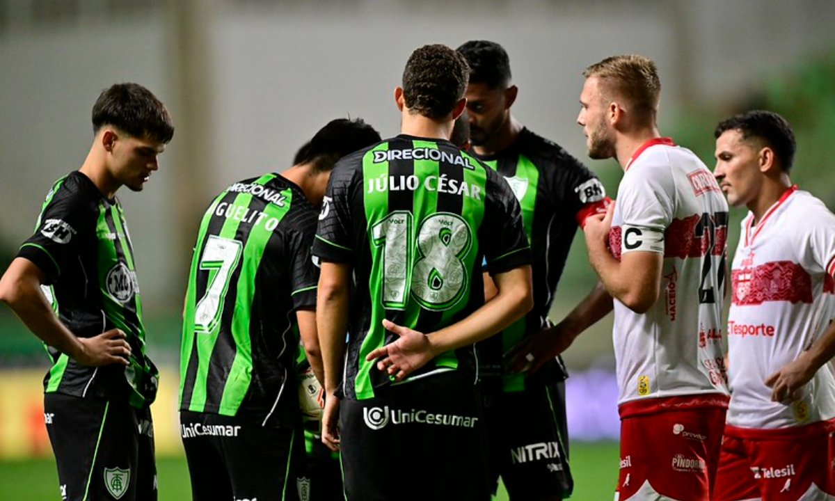 América saiu atrás no placar diante do CRB e ficou no empate (foto: Mourão Panda/América)