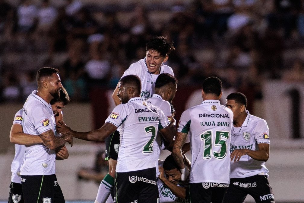 América comemora vitória fora de casa sobre a Ferroviária pela 30ª rodada da Série B (foto: América)