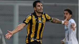 Henrique Almeida, atacante do Amazonas, é um dos trunfos da equipe na luta contra o rebaixamento - Crédito: 