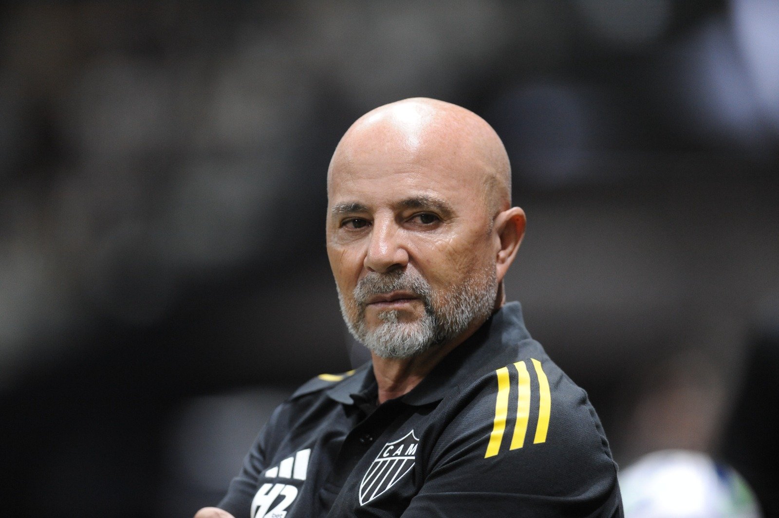 Sampaoli em momento pensativo antes de jogo do Atlético na Arena MRV (foto: Alexandre Guzanshe/EM/D.A. Press)