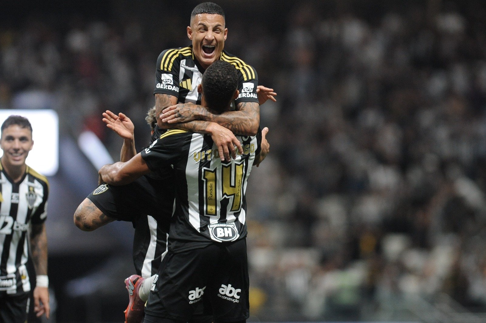 Jogadores do Atlético comemoram na Arena MRV (foto: Alexandre Guzanshe/EM/D.A. Press)