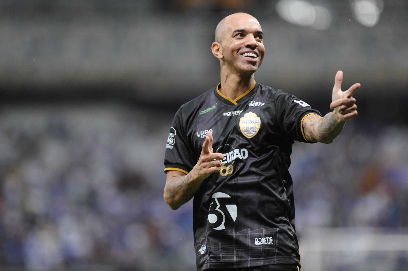 Diego Tardelli comemora gol no Desafio de Gigantes, no Mineirão - (foto: Alexandre Guzanshe/EM/D.A. Press)