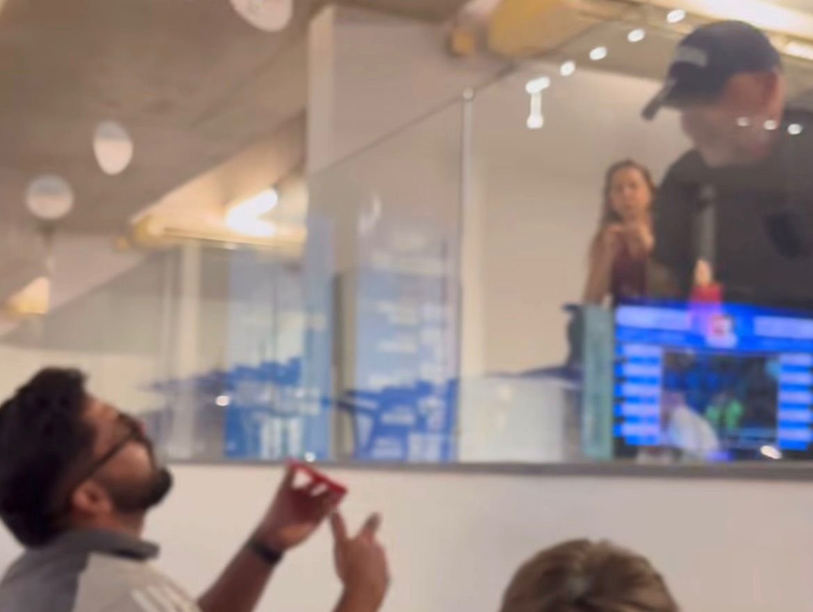 Torcedor fez pedido inusitado a Sampaoli, técnico do Atlético, durante jogo de futsal do Minas (foto: Reprodução/Instagram)