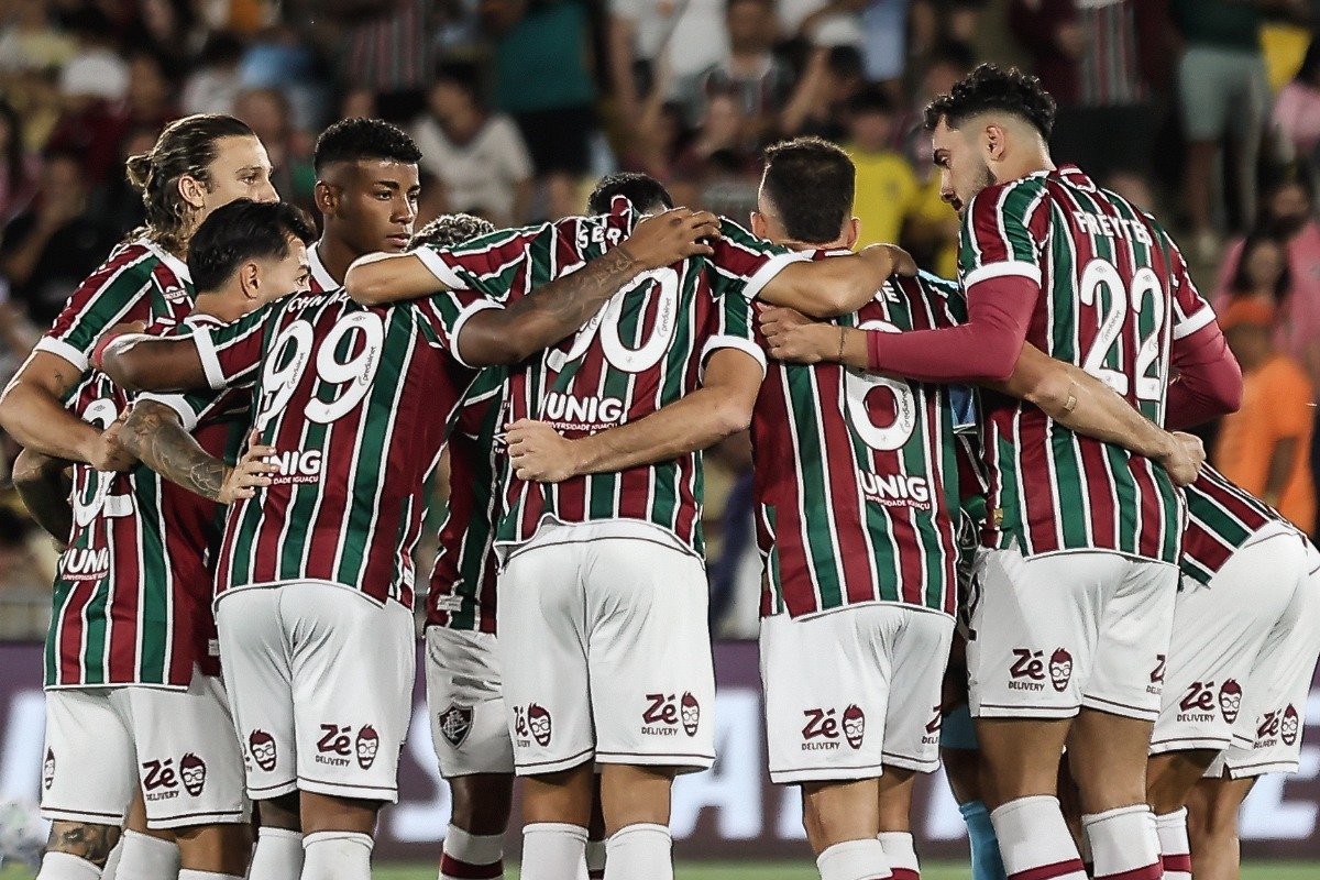 Jogadores do Fluminense antes de partida pelo Brasileiro (foto: LUCAS MERÇON / FLUMINENSE)