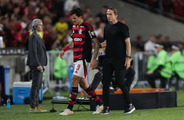 Pedro fraturou antebraço direito durante vitória do Flamengo sobre o Racing (foto: GILVAN DE SOUZA / FLAMENGO)
