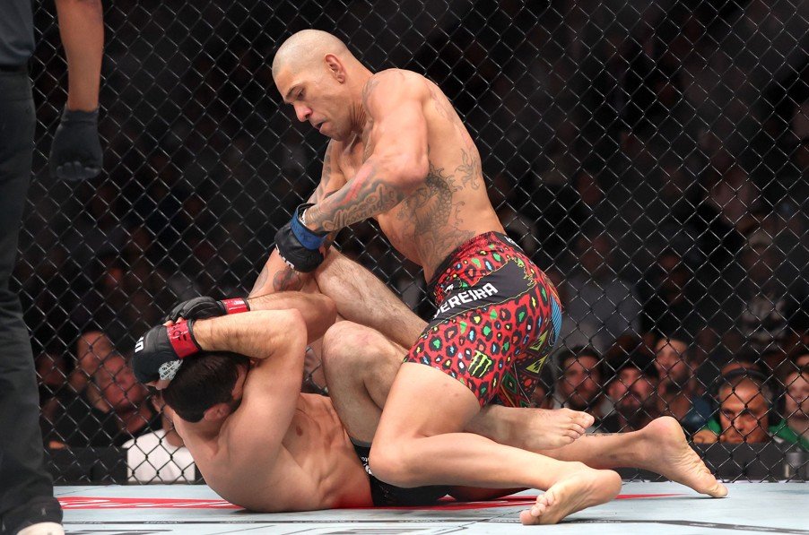 Alex Poatan (foto: Sean M. Haffey/Getty Images/AFP)