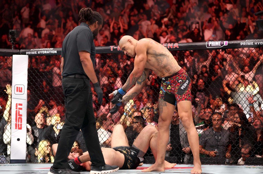 Alex Poatan (foto: Sean M. Haffey/Getty Images/AFP)