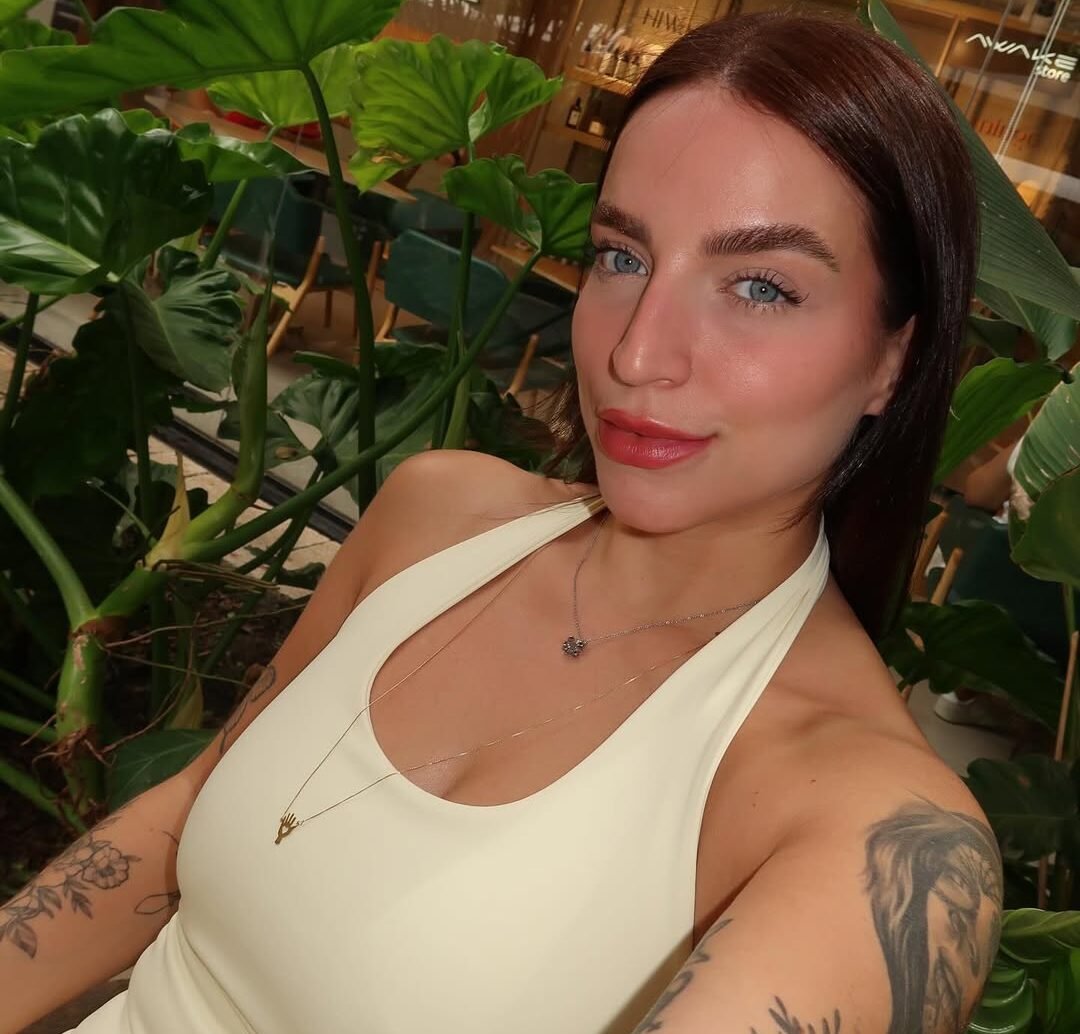 Bruna Unzueta com camisa amarela - (foto: Arquivo pessoal)