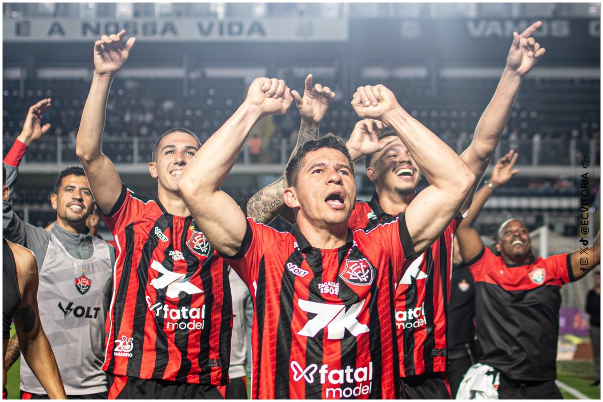 Atletas do Vitória comemorando (foto: Victor Ferreira/Vitória)