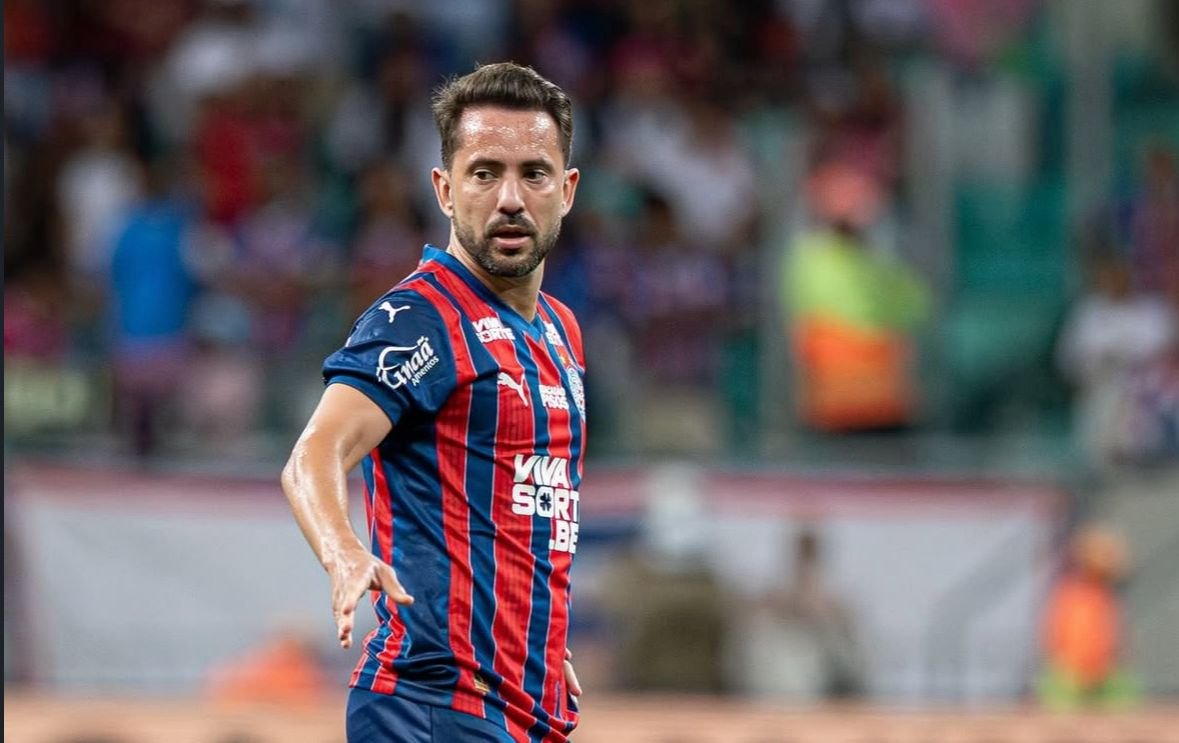 Everton Ribeiro durante jogo (foto: Celo Gil/Bahia)