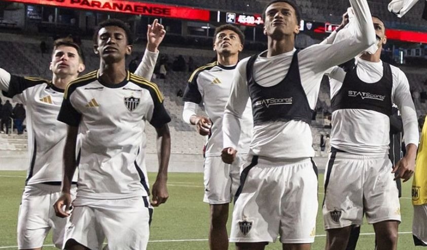 Jogadores do sub-17 do Atlético (foto: Atlético/Igor Barrankievicz)