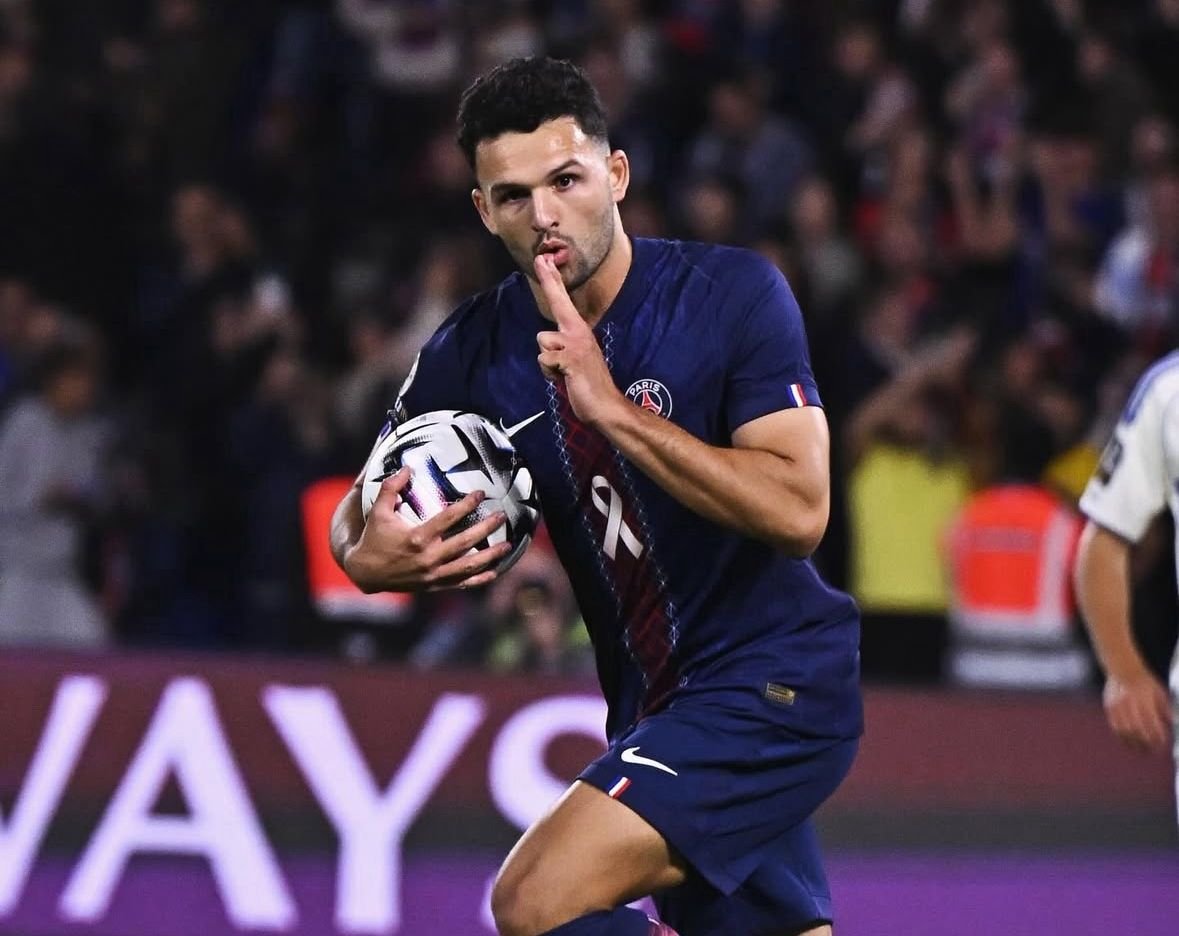 Jogador do PSG durante comemoração (foto: Divulgação/PSG)