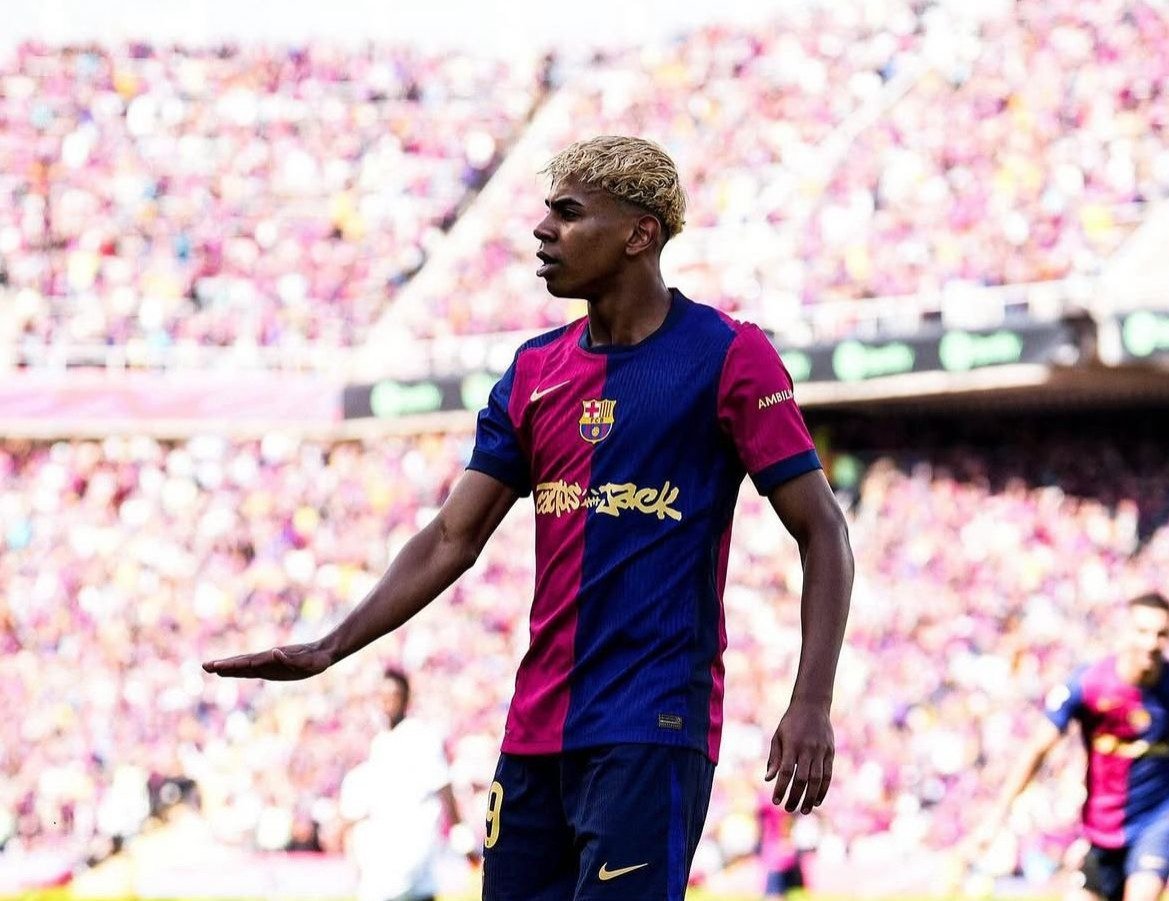 Yamal durante comemoração (foto: Divulgação/Barcelona)