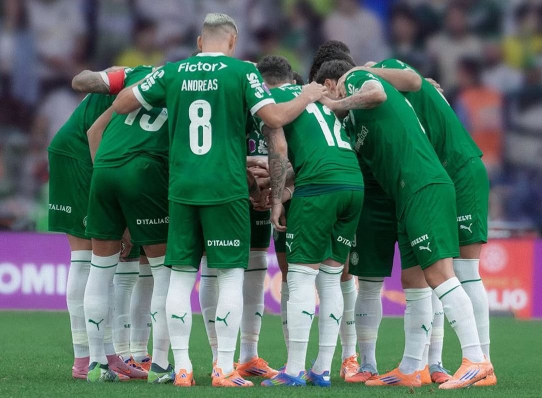 Jogadores do Palmeiras reunidos antes de partida (foto: Divulgação/Palmeiras)