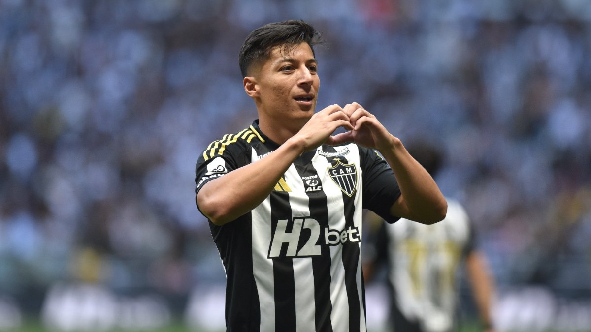 Alan Franco comemora golaço pelo Atlético contra o Ceará (foto: Ramon Lisboa/EM/D.A. Press)