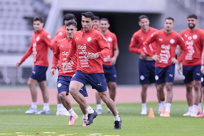Junior Alonso em treino do Paraguai na Coreia do Sul (foto: Divulgação/APF)