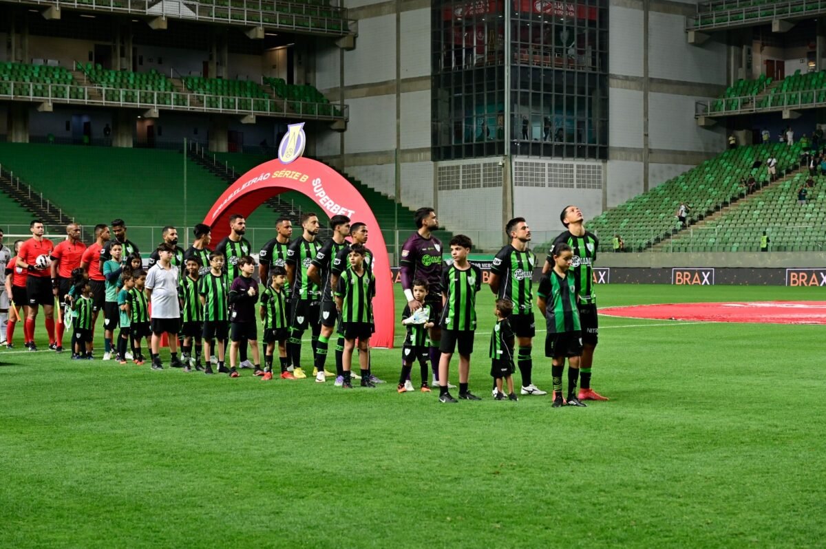 América luta pela permanência na Série B (foto: Mourão Panda/América)