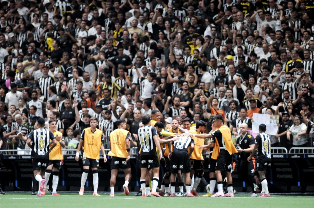 Atlético comemora gol pela Copa Sul-Americana na Arena MRV (foto: Alexandre Guzanshe/EM/D.A. Press)