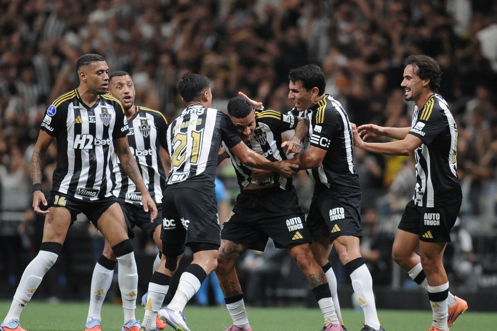Jogadores do Atlético comemoram gol sobre o Del Valle na Arena MRV (foto: Alexandre Guzanshe/EM/DA.Press)