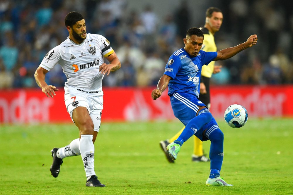 Hulk em ação pelo Atlético no Equador contra o Emelec, pela Copa Libertadores de 2022 (foto: Rodrigo Buendía/AFP)
