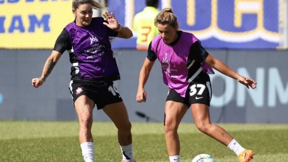 Jogadoras do Corinthians em aquecimento (foto: Rodrigo Gazzanel/Corinthians)