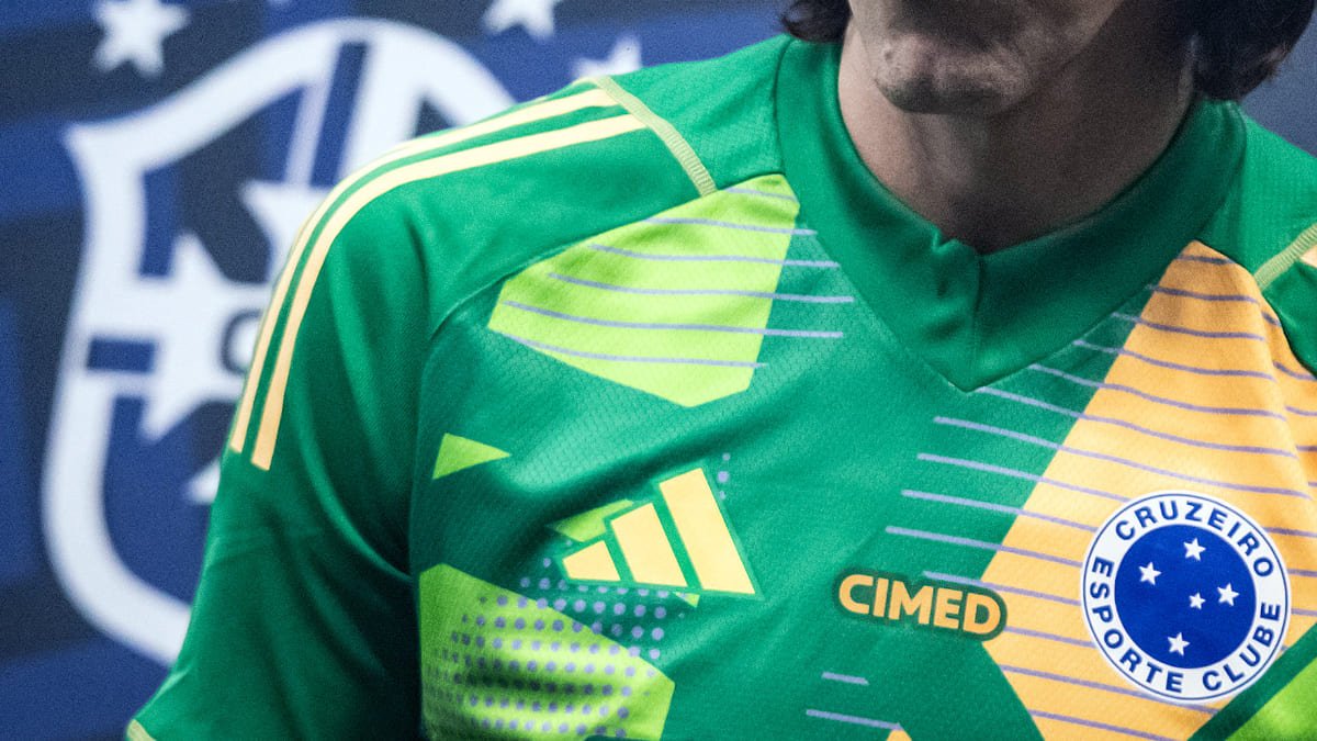 Escudo do Cruzeiro sobreposto à logomarca da CBF (foto: Gustavo Aleixo/Cruzeiro)