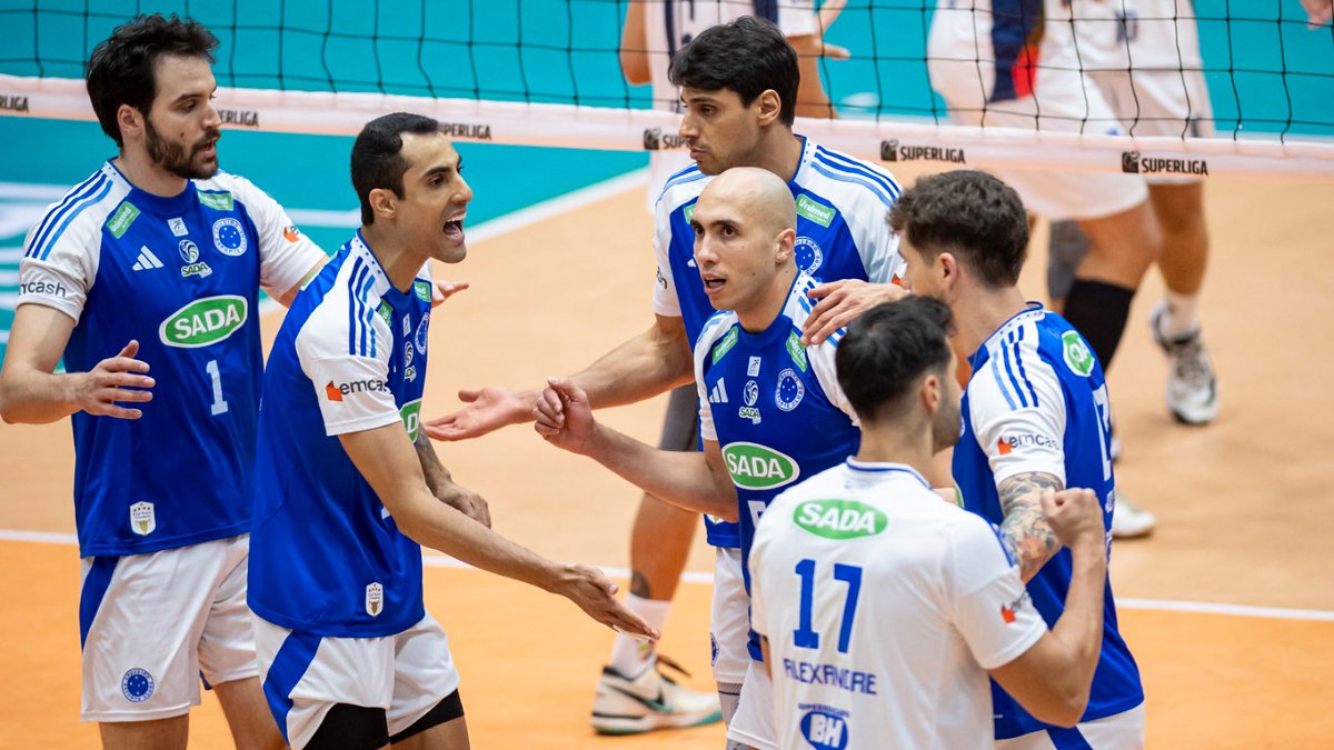 Cruzeiro comemora ponto sobre o JF Vôlei na Superliga Masculina (foto: Agência i7/Cruzeiro)
