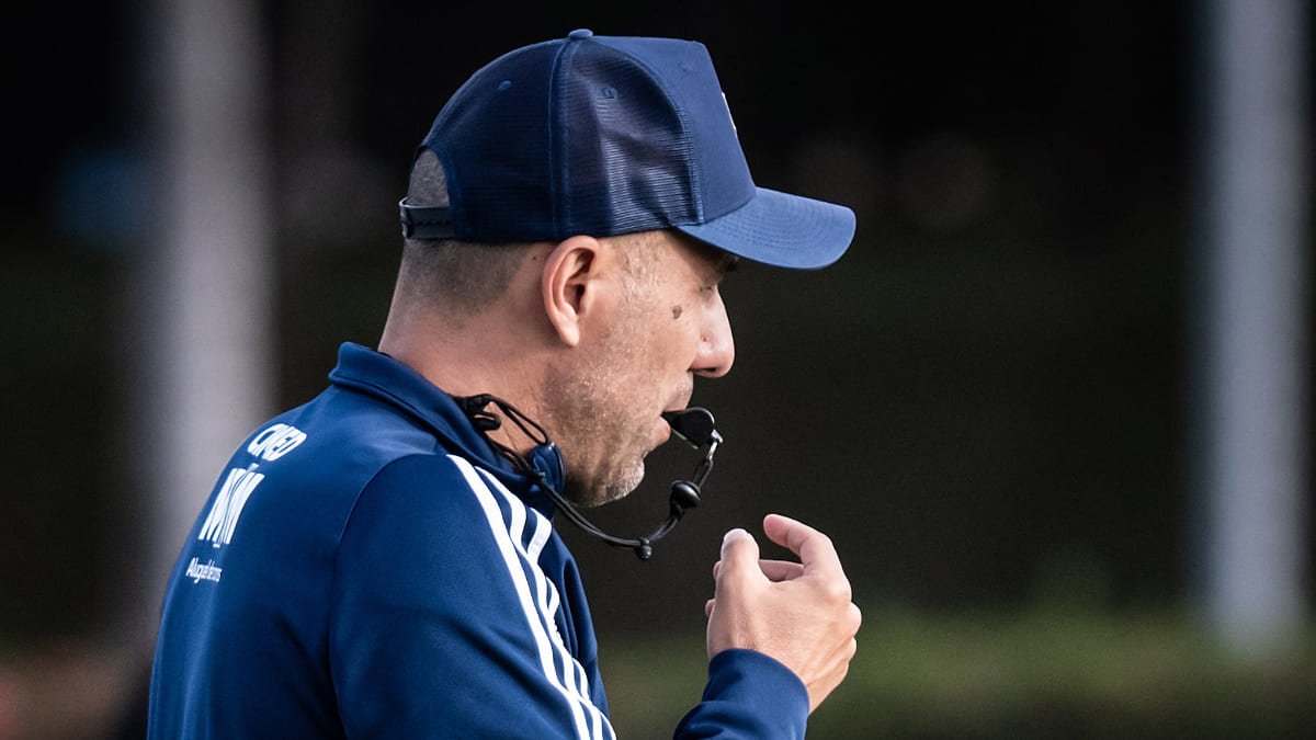 Leonardo Jardim lidera a comissão técnica do Cruzeiro desde fevereiro de 2025 (foto: Gustavo Aleixo/Cruzeiro)