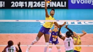 Fabi Claudino em ação pela Seleção Brasileira Feminina de Vôlei em 2019 - Crédito: 