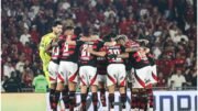 Equipe do Flamengo se reunindo na partida contra o Racing (foto: Divulgação/Flamengo)
