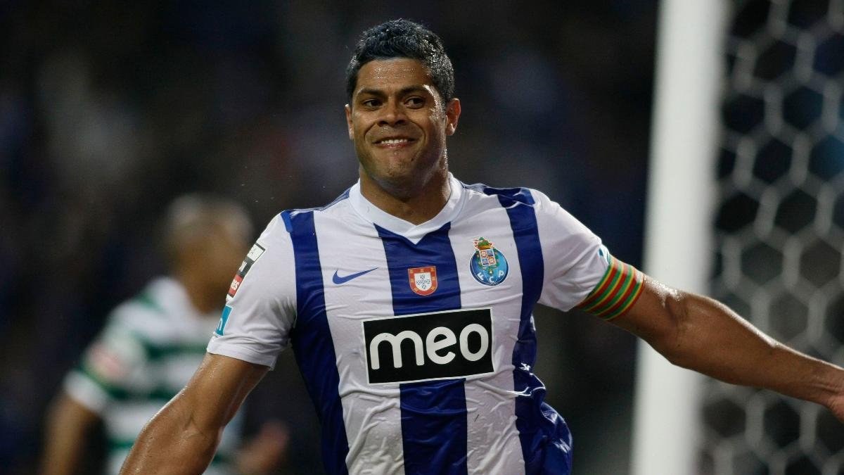 Estilo de jogo de destaque do Brasileiro foi comparado ao de Hulk, ídolo do Atlético, quando jogava no Porto (foto: MIGUEL VIDAL/AFP)
