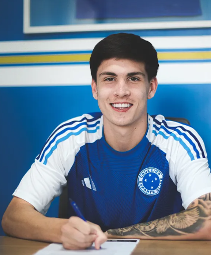 Rayan Lelis assinou a renovação do vínculo contratual até 2029 (foto: Divulgação/Instagram)