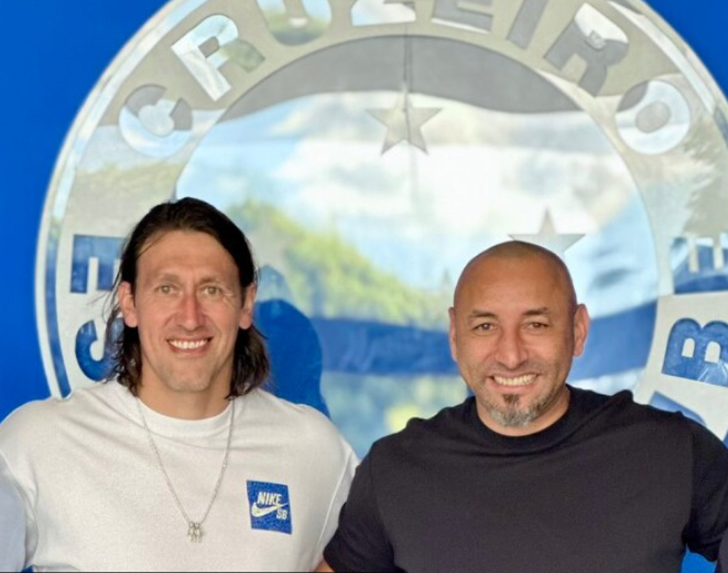 Cássio e Gomes jogaram juntos no PSV (foto: Divulgação/Cruzeiro)