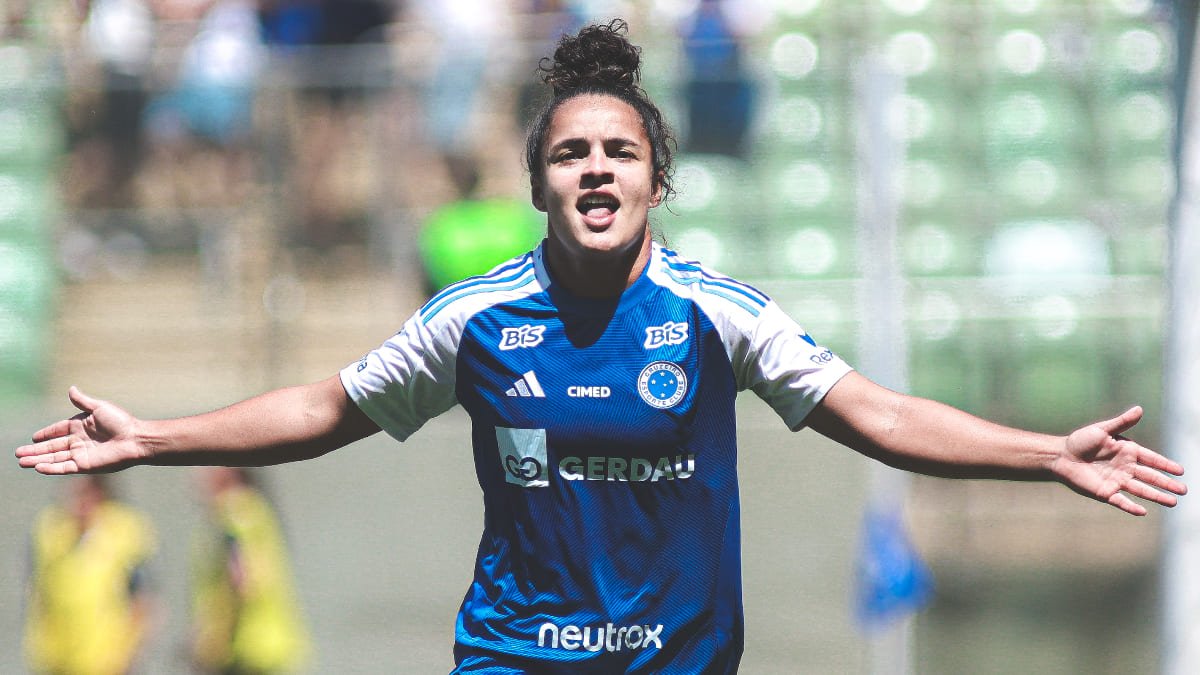 Isabela Chagas vestiu a camisa do Cruzeiro entre janeiro e setembro de 2025 (foto: Gustavo Martins/Cruzeiro)