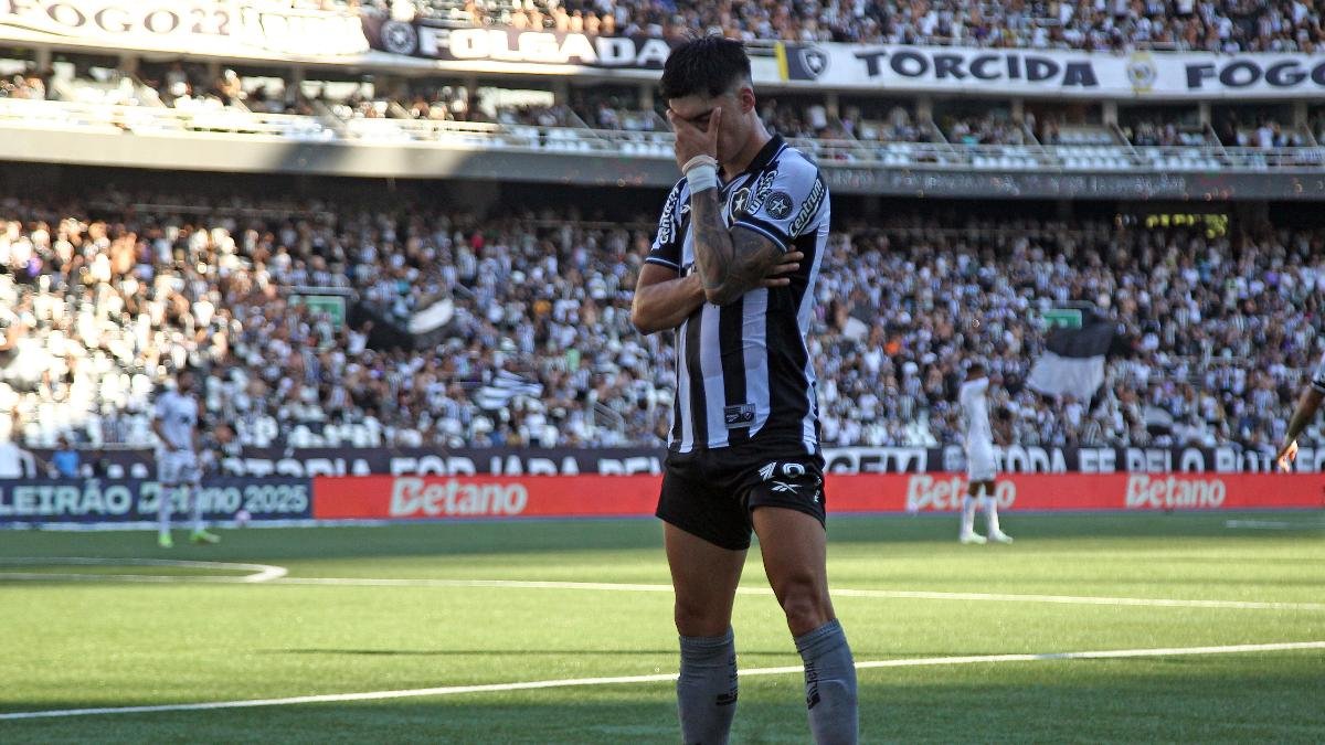 Joaquin Correa comemora golaço pelo Botafogo (foto: Vitor Silva/Botafogo)