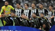 Jogadores do Atlético antes de jogo da Sul-Americana (foto: Alexandre Guzanshe/EM/D.A. Press)