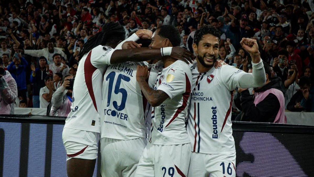 LDU comemora gol sobre o Palmeiras na Libertadores (foto: Divulgação/LDU)