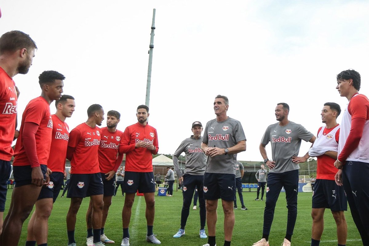 Vagner Mancini comanda primeiro treino no Bragantino (foto: Ari Ferreira/Bragantino)