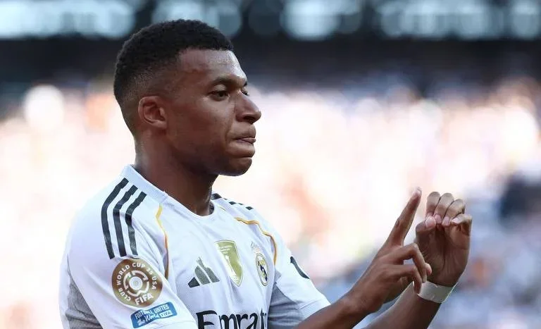 Real Madrid x Barcelona: impedimento milimétrico anula golaço no El Clásico