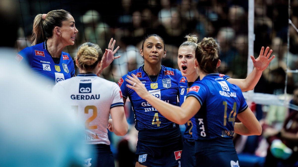 Jogadoras do Minas comemoram ponto na Superliga Feminina de Vôlei (foto: Hedgard Moraes/MTC)