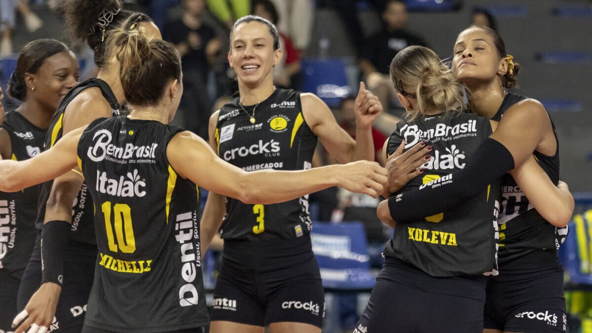 Praia Clube comemora ponto na Superliga Feminina de Vôlei (foto: Bruno Cunha/Praia Clube)
