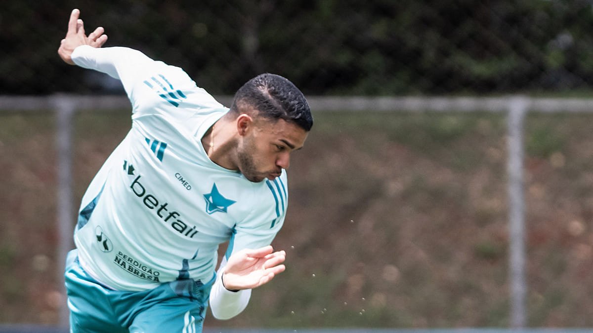 Wanderson, atacante do Cruzeiro, em treinamento na Toca da Raposa 2, em Belo Horizonte (foto: Gustavo Aleixo/Cruzeiro)