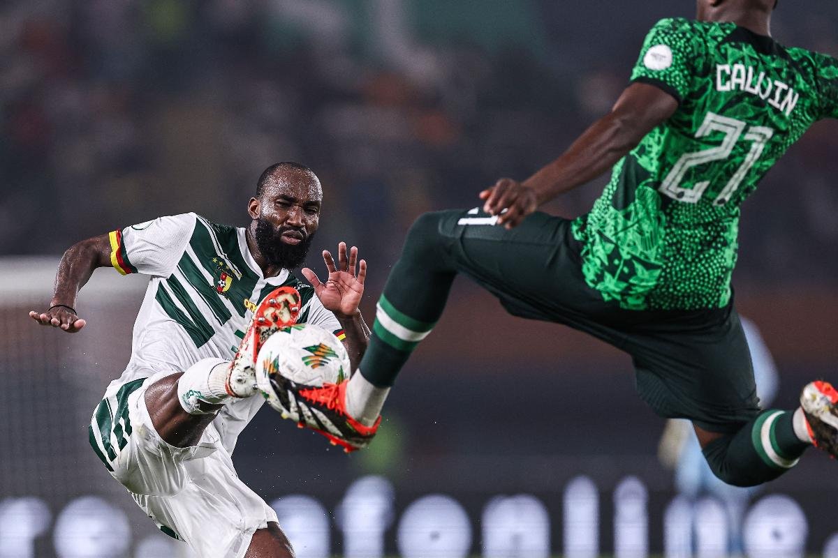 Jogo entre Nigéria e Camarões pela Copa Africana de Nações em 2024 (foto: FRANCK FIFE / AFP)