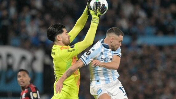 Rossi, goleiro do Flamengo (foto: JUAN MABROMATA / AFP)