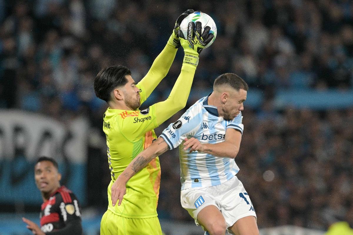 Rossi, goleiro do Flamengo (foto: JUAN MABROMATA / AFP)